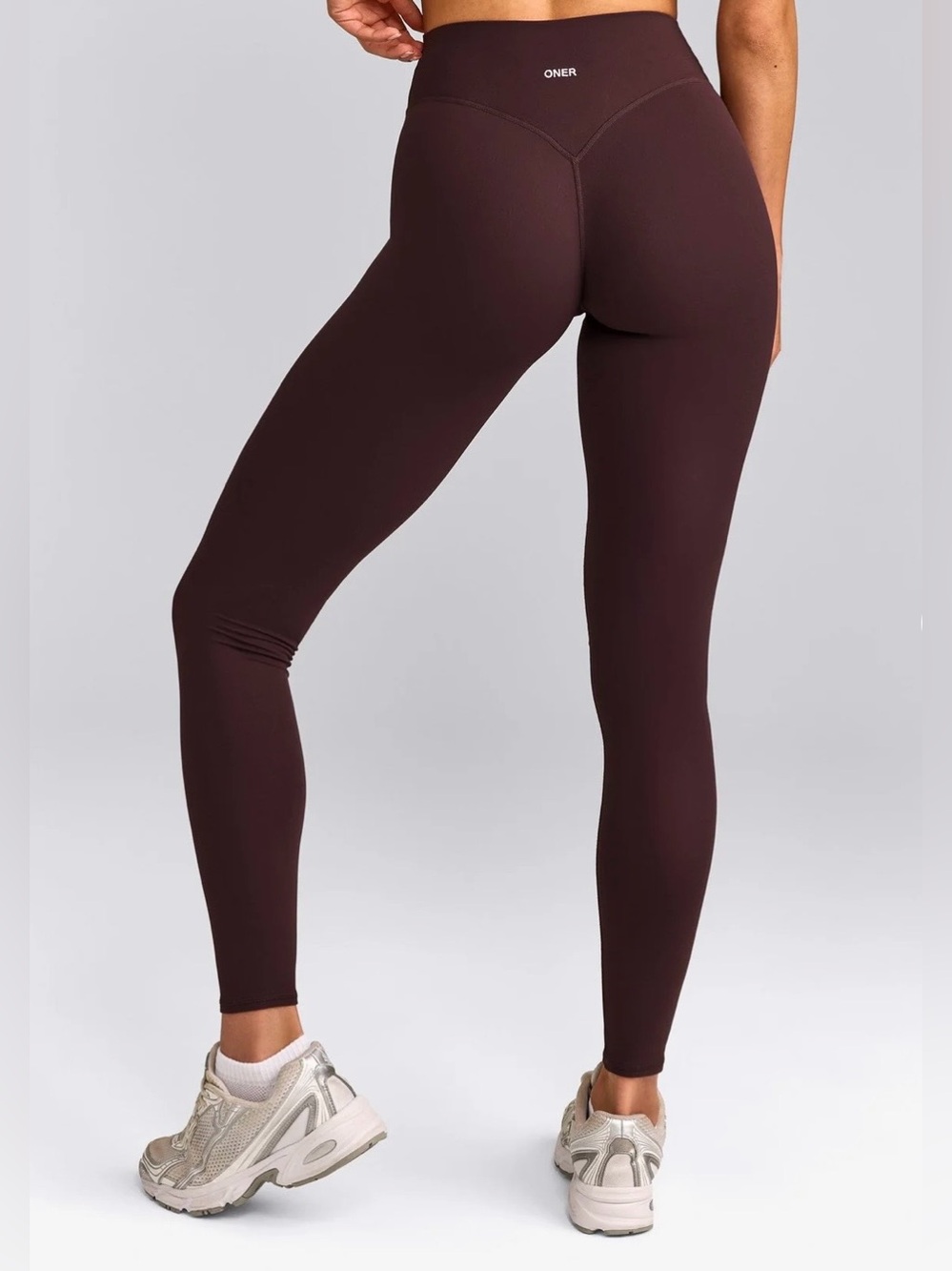 Oner Active SoftMotion™ High Waisted Leggings with Gray Logo | Plum Brown